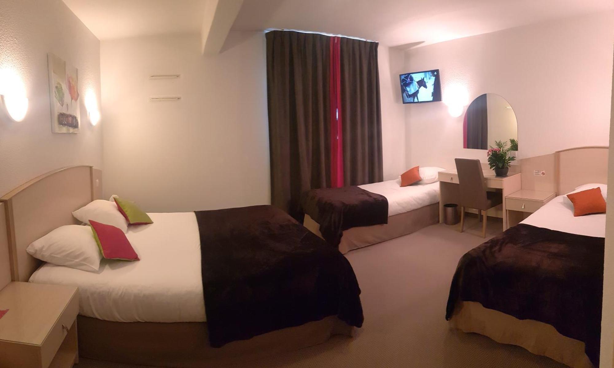 Hotel Le Kolibri トゥールニュ エクステリア 写真