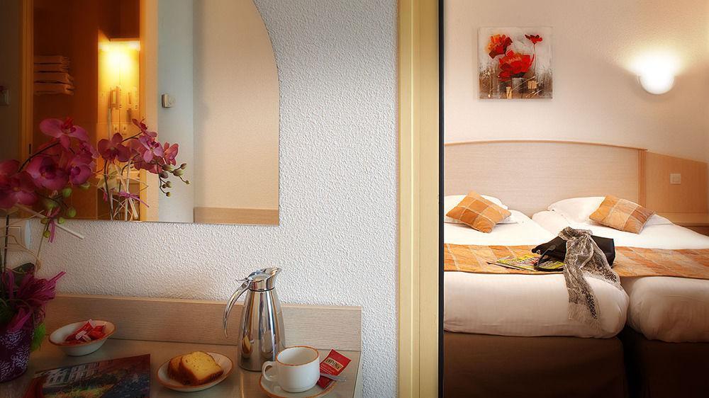 Hotel Le Kolibri トゥールニュ エクステリア 写真