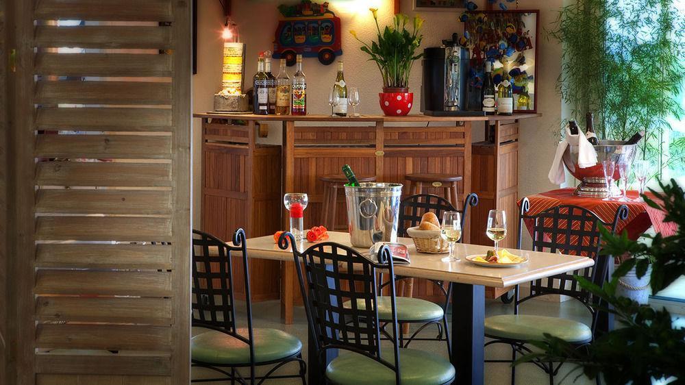 Hotel Le Kolibri トゥールニュ エクステリア 写真